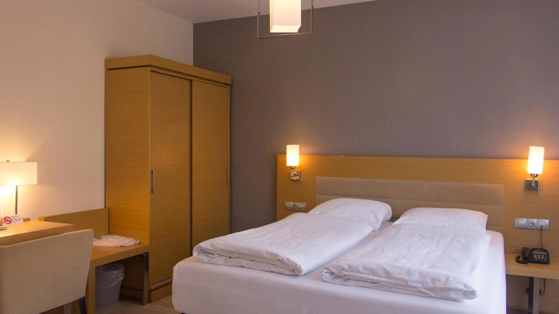 ***  Hotel Port Rotterdam Netherlands